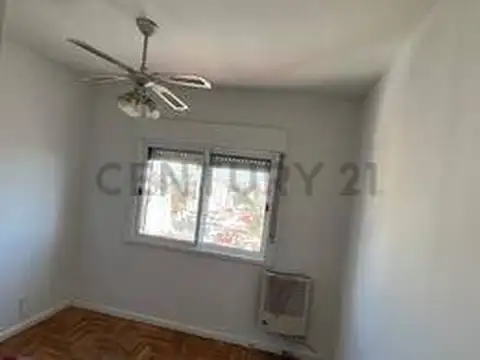 ¡Excelente 3 Ambientes al Frente con Balcón y Vista Abierta! – Piso Alto con Seguridad 24 hs