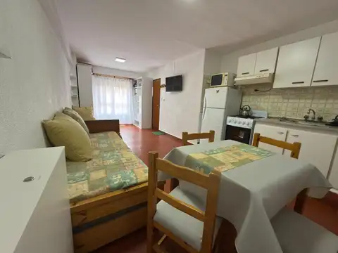 Machado 107 , Piso 5