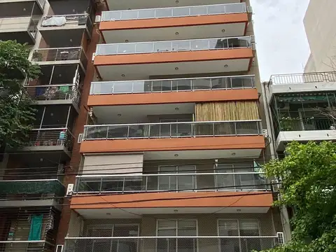 Semipiso Excelente de 4 Ambientes c/balcón terraza