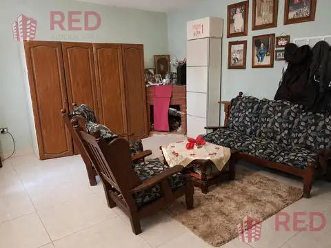Casa 6 ambientes con 2 baños