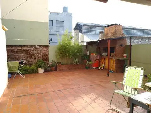 PH Tipo Casa - Venta - Paternal - 4 Amb Patio, Quincho y Balcón