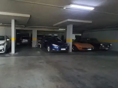 Cochera cubierta en venta en Beccar Plaza II