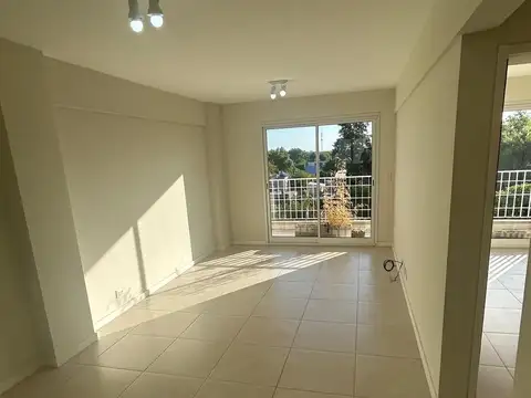 Departamento en Venta en San Fernando Vias  /  Centro, USD 109.000