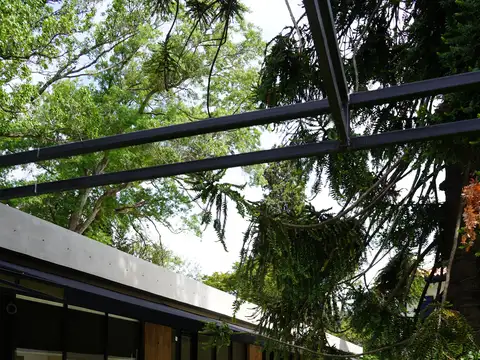 Av. Dr Luis Agote 300