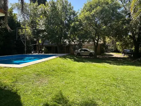 Casa en Venta con 4 cocheras