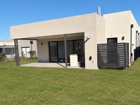 Ruta 25 y E. Casella, villa Rosa 100