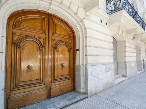 Las Heras Gral. Av. 1722 1º A Casona