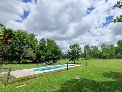 Casa quinta dos dormitorios La Plata Abasto