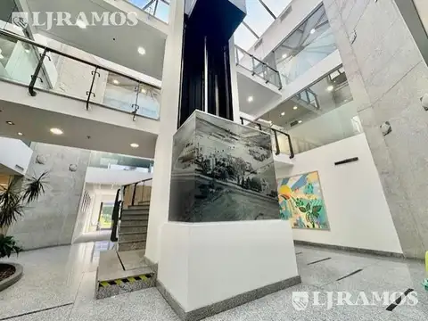 Oficina 3 ambientes con 9 baños