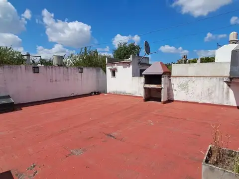 Oportunidad PH 3 amb. con lavadero, patio, terraza y garage en Villa Libertad