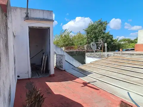 Casa 3 ambientes con 2 baños