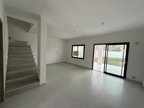Casa 4 ambientes con 1 baño