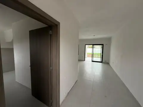 Casa en Venta en Nuevo URCA, USD 164.990