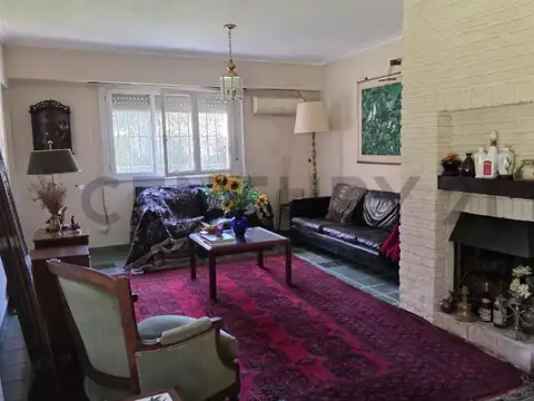 Casa 7 ambientes con 3 baños