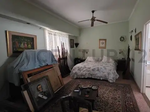 Fracción de 8.133 m² con 2 casas, gran parque y pileta en Villa Elisa