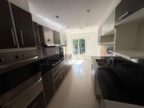 Departamento en Alquiler de 3 dormitorios