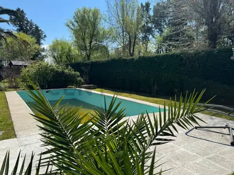 VENTA CASA 5 AMBIENTES CON PISCINA Y PARQUE - SEGUNDAS COLINAS PILAR