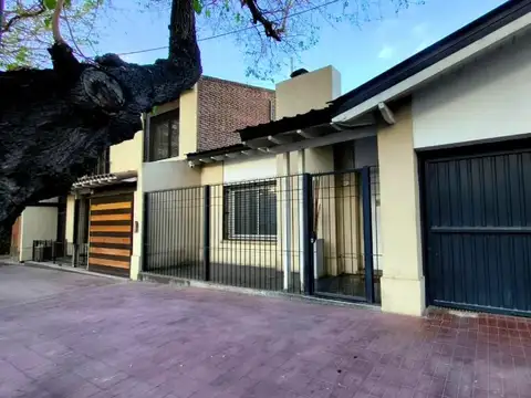 Casa Reciclada | 3 Dormitorios con jardín y Pileta | Segunda Sección Ciudad de Mendoza |