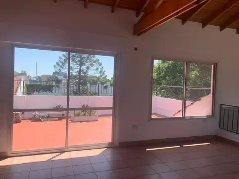 Depto Tipo Casa en Alquiler de 1 dormitorio