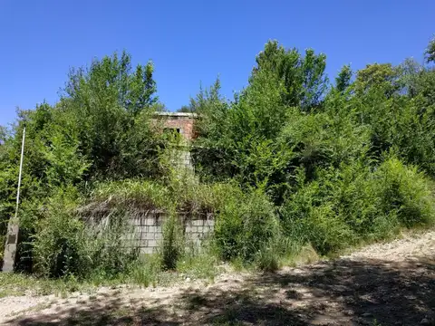 Lote en el Trapiche San Luis con construccion