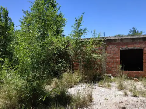 Lote en el Trapiche San Luis con construccion