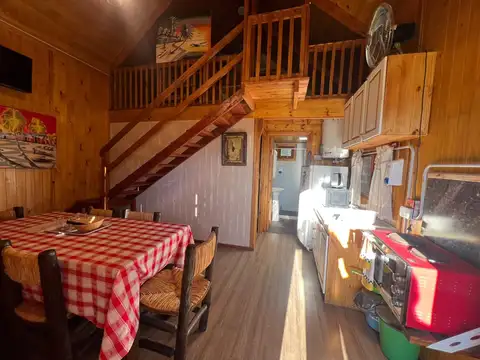 Casa en Alquiler con 3 cocheras