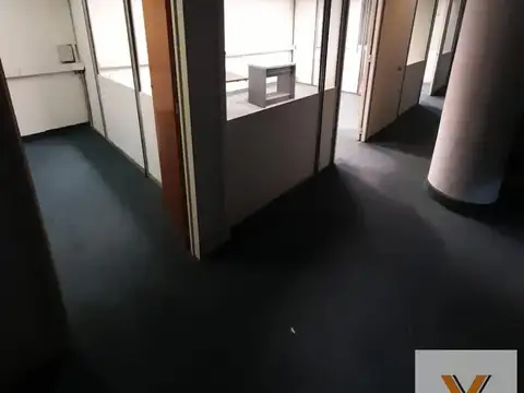 Oficina Monoambiente con 8 baños