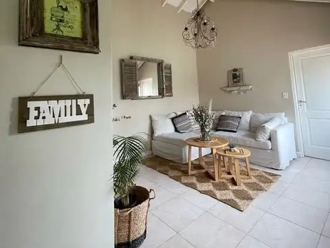 Casa en Alquiler Temporal con 3 cocheras