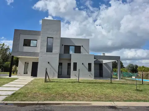 Casa en Venta en Pilar Del Este, Countries y Barrios Cerrados en Pilar