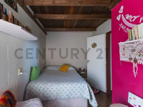 Casa en Alquiler con 3 cocheras