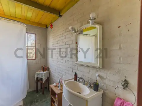 Casa 8 ambientes con 3 baños