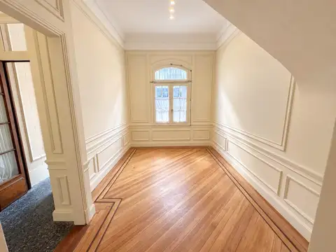 Depto Tipo Casa en Alquiler de 4 ambientes
