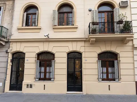 Depto Tipo Casa en Alquiler con 1 cocheras