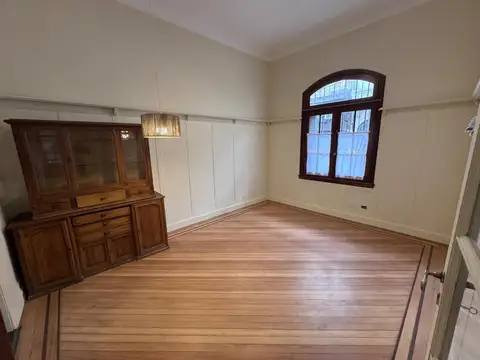 Depto Tipo Casa en Alquiler con 1 cocheras