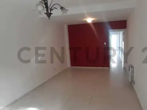 Casa Duplex 4 dormitorios, 2 baños