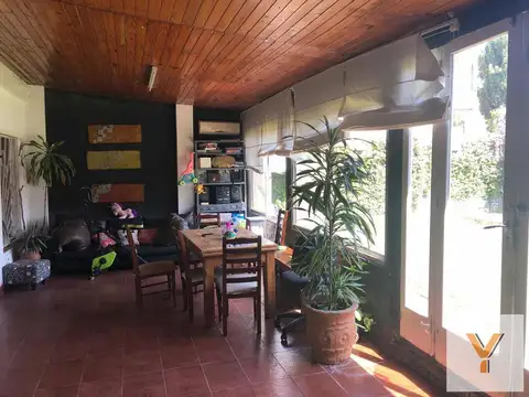 Casa en venta - 3 dormitorios 1 baño - patio y pileta - 450mts2 - Ezpeleta Este