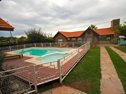 Casa 2 ambientes con 1 baño
