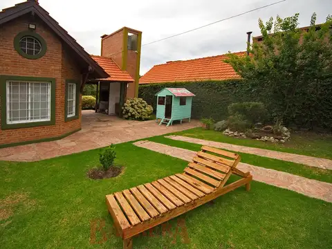 Casa en Alquiler Temporal con 1 cochera