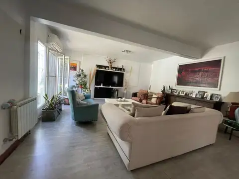 VENTA CASA 4 DORMITORIOS CON PILETA, CENTRO ESTE