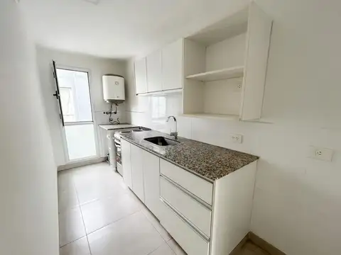 DEPARTAMENTO EN ALQUILER c/ COCHERA B° CENTRO