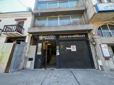 DEPARTAMENTO EN ALQUILER c/ COCHERA B° CENTRO