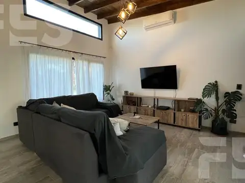 Casa 4 ambientes con 3 baños