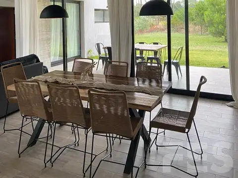 Casa en alquiler temporal pinamar barrio Nayades  para 6 personas