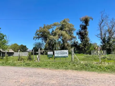 Excelente esquina sobre colectora Panamericana en Fátima