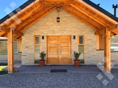 Casa en Venta en San Martin de los Andes, Lácar