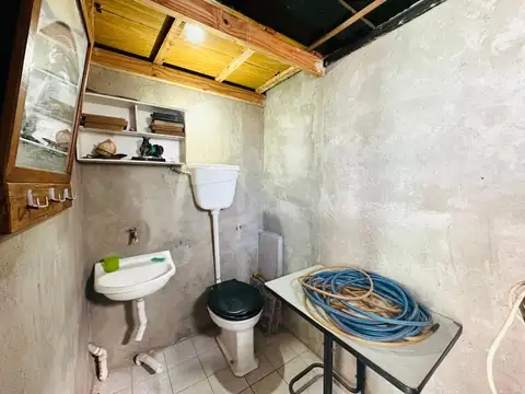 Casa 4 ambientes con 2 baños