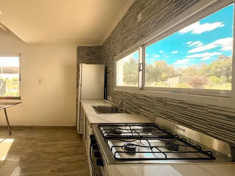 Casa 2 ambientes con 1 baño