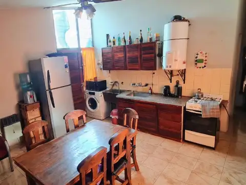 Casa 4 ambientes con 1 baño