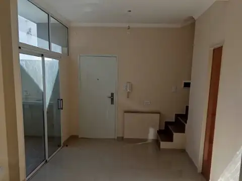 CASA PH DE 4 AMBIENTES A ESTRENAR EN VENTA - MORON NORTE