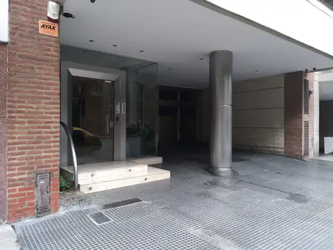 Av. Montes de Oca 300